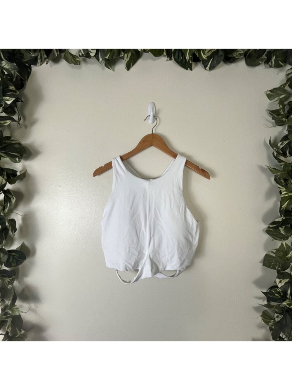 Athleta Athletic Conscious Cut Out Crop Tank Top Bra White Women’s Size XL